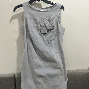 Calvin Klein dress // Size 4 - stretchy material